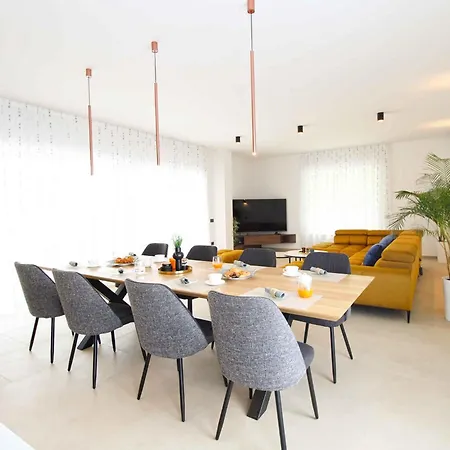 With Pool In Sisan-istrien 51456