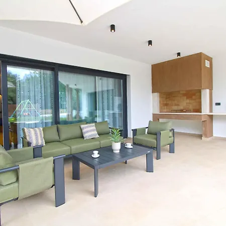 With Pool In Sisan-istrien 51456